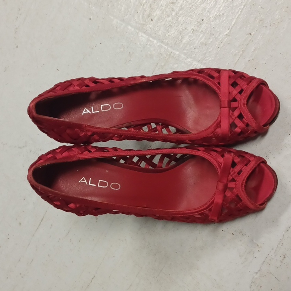 Aldo red satin peep toe pumps